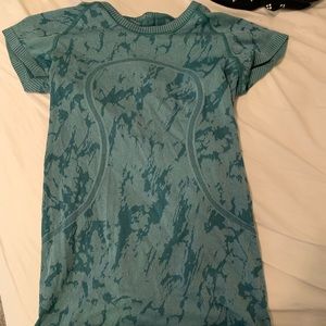 NWOT Lululemon top